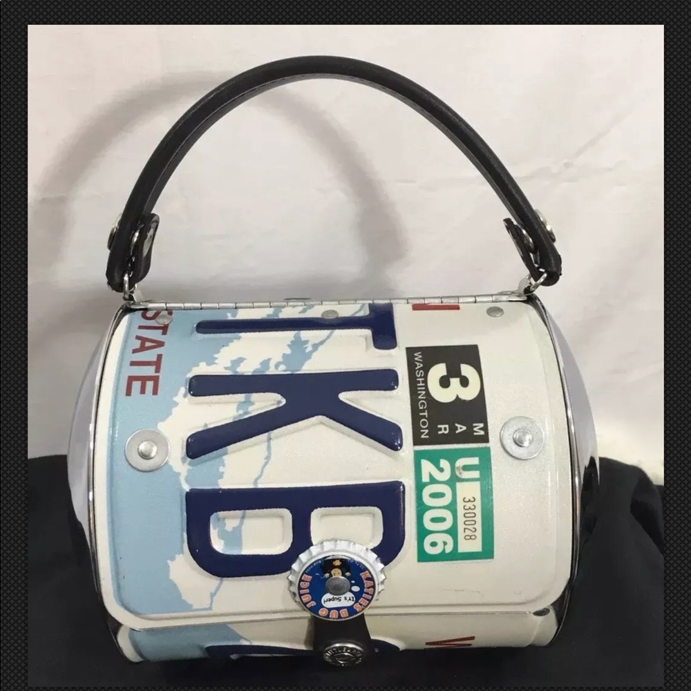 Little Earth Washington State License Plate Purse - Picture 1 of 5
